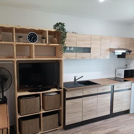 Chambre Amenage En Studio Cers Bagian luar foto