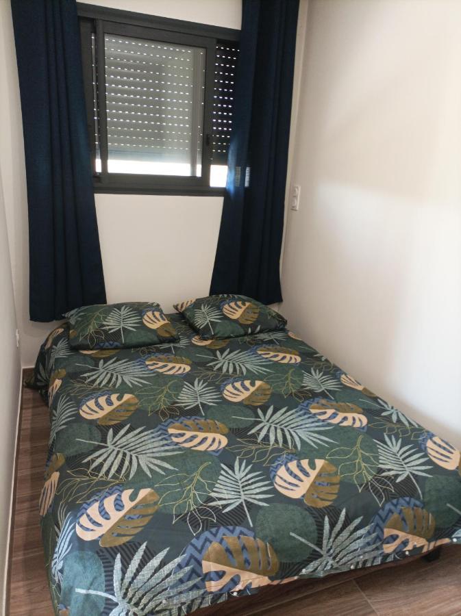 Chambre Amenage En Studio Cers Bagian luar foto