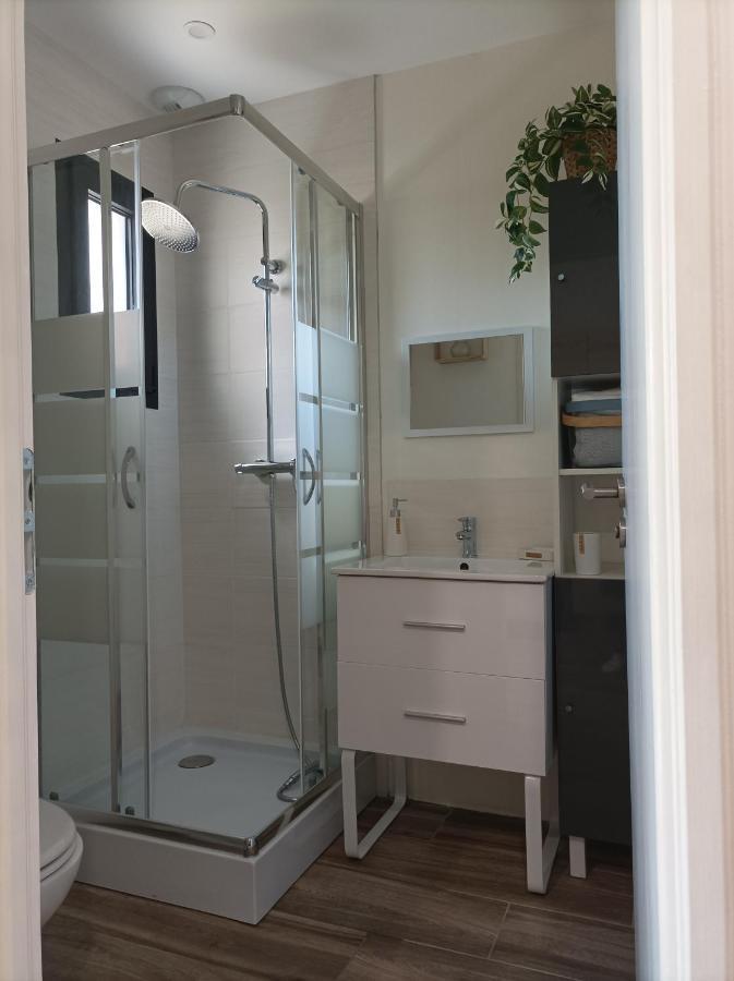 Chambre Amenage En Studio Cers Bagian luar foto